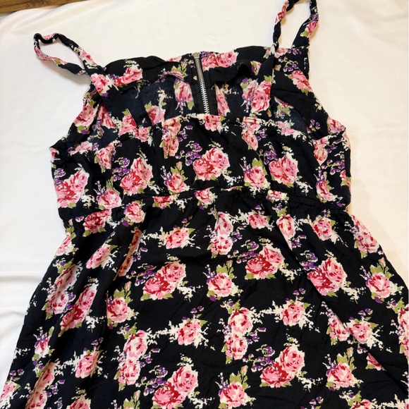 She’s Cool size XL black floral mini dress - Picture 4 of 6